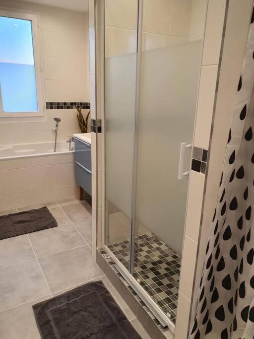 Appartement F3 Eurexpo Groupama Stadium Meyzieu Centre Bagian luar foto