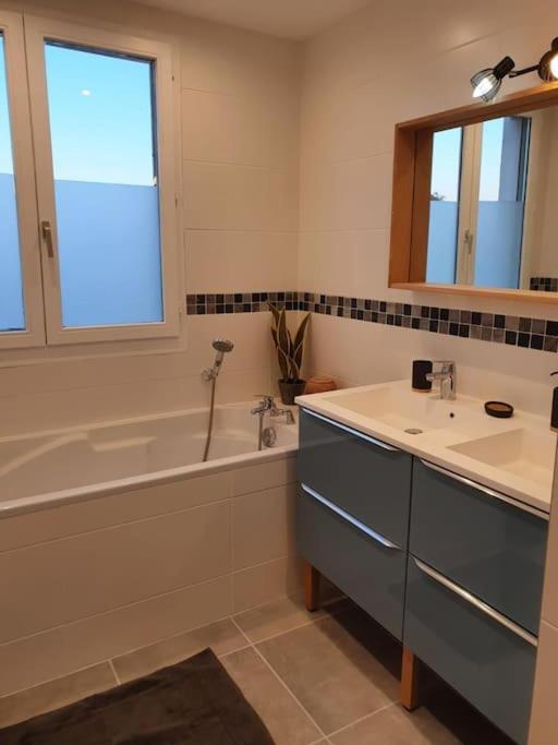 Appartement F3 Eurexpo Groupama Stadium Meyzieu Centre Bagian luar foto